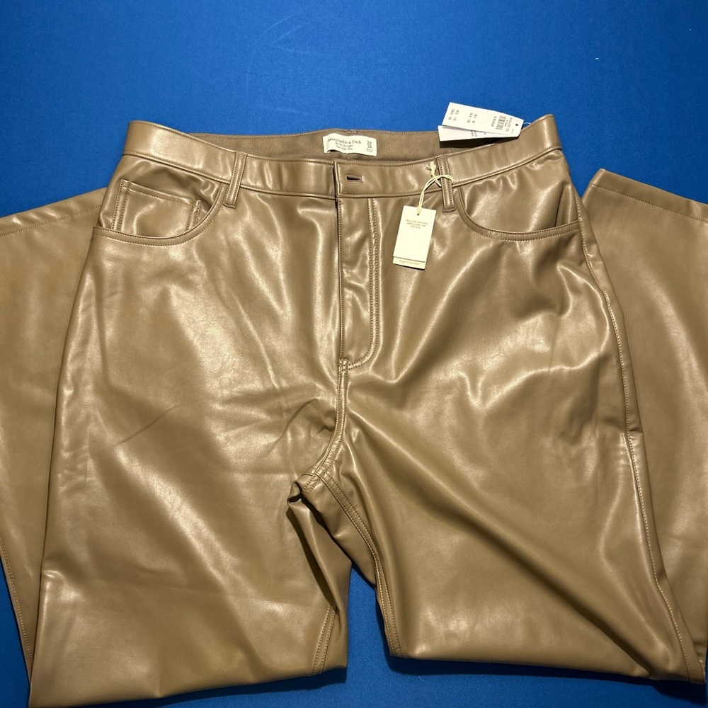 Abercrombie & Fitch The 90s Straight Ultra High Rise Vegan Leather Women 34/18R